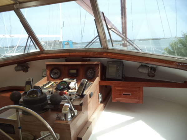 https://novimarinebrokers.com/storage/files/02/09/31/tn_pleasure_boat_for_sale_17446.JPG